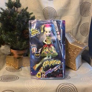 B2G1 Monster high electrified Frankie Stein doll
